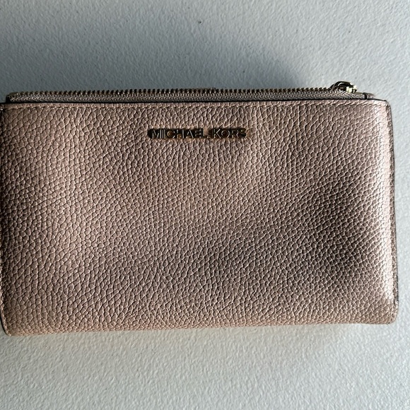 Michael Kors - Picture 1 of 4